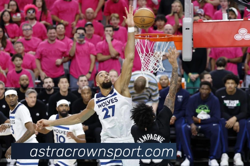 文班亚马22岁87天连续两场至少40分15篮板 创NBA最年轻纪录